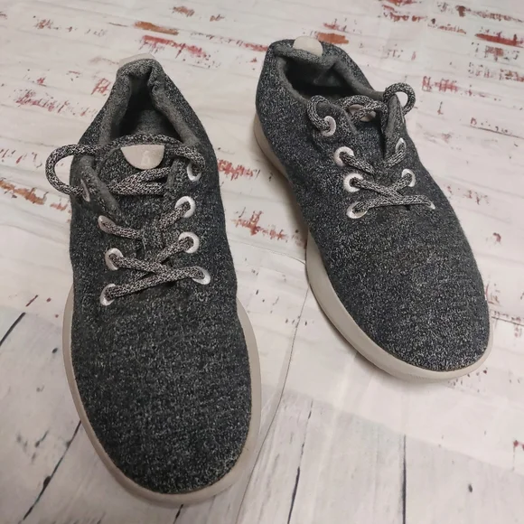 Allbirds wool runner tennis shoes - Picture 2 of 6